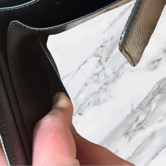 Louis Vuitton Authentic LV Black Epi Leather Compact French Wallet with Dustbag - Picture 14 of 16